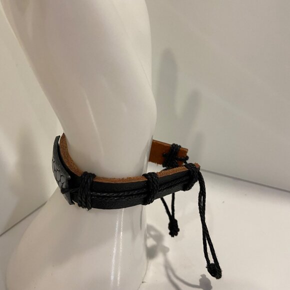 Genuine Leather & Rope Adjustable Bracelet With Textured Metal Accent anima - Picture 4 of 12